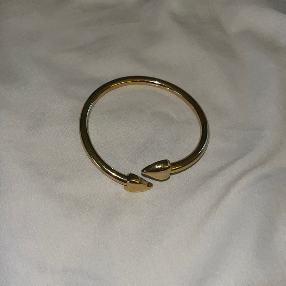 Gold heart bangle